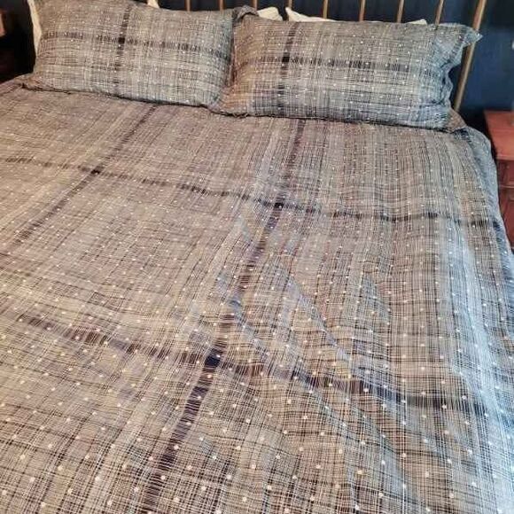 King Duvet and 2 Shams - Navy Blue Microfiber- Like New - Bedding Set - Picture 1 of 7